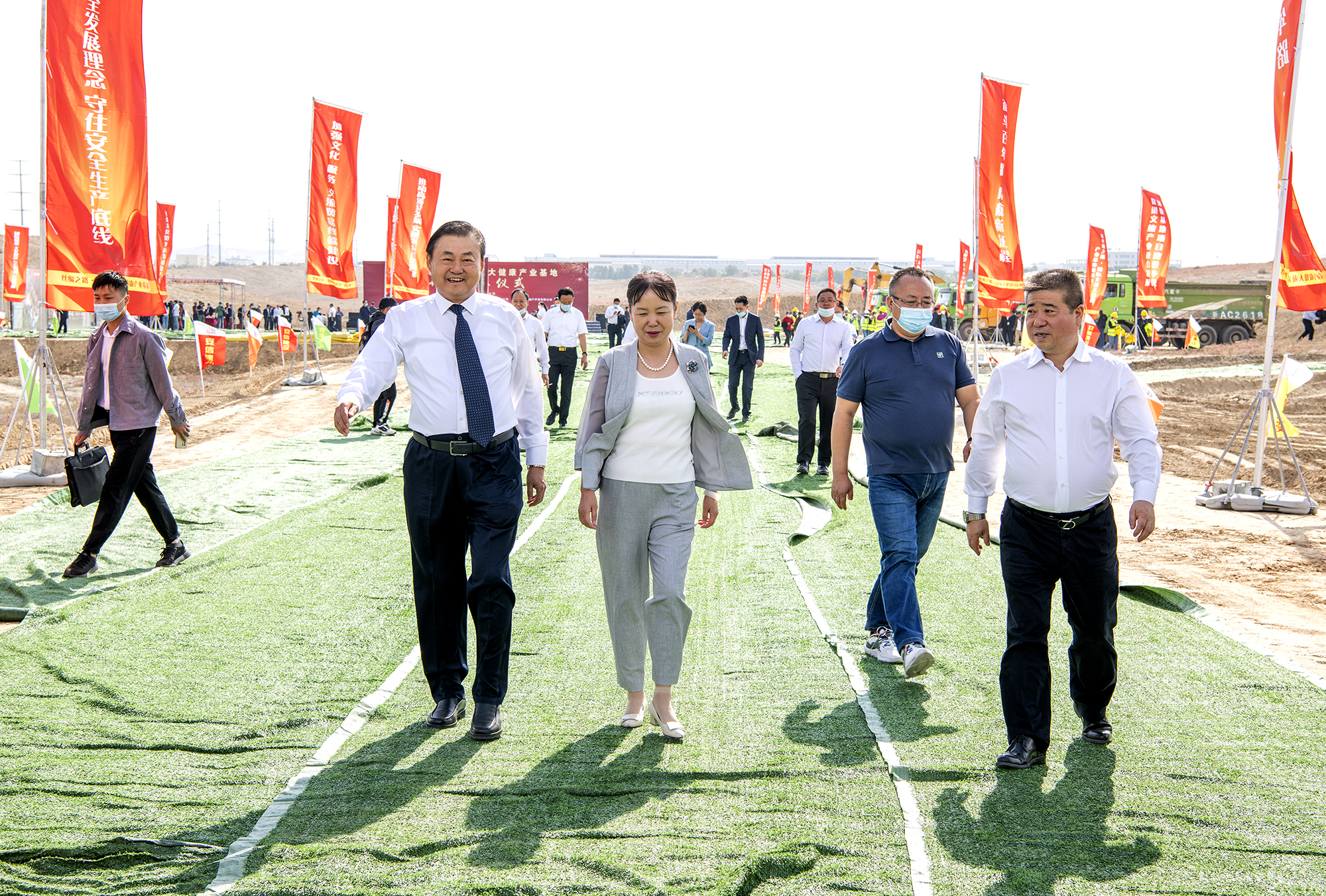 丝绸之路国际文旅大健康产业基地迎来新疆首家企业投资