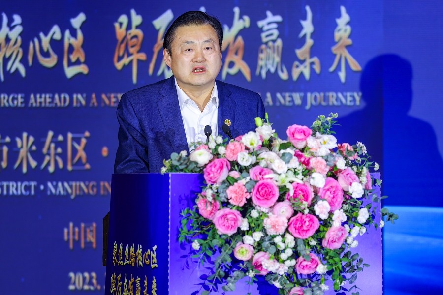 栾立新.jpg 栾立新.jpg